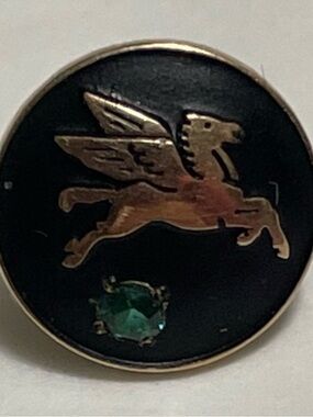 Vintage Mobil Oil Pegasus 10k Tie Tack